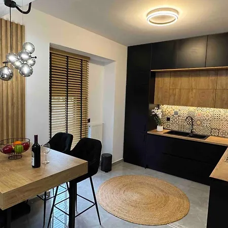 George - Matas House *