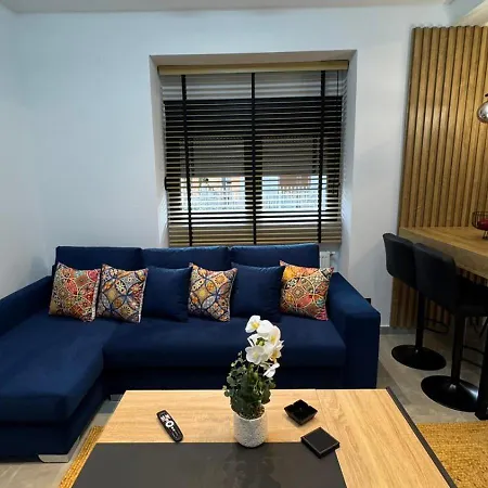 George - Matas House نيكيتي