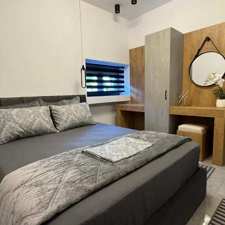 George - Matas House شقة