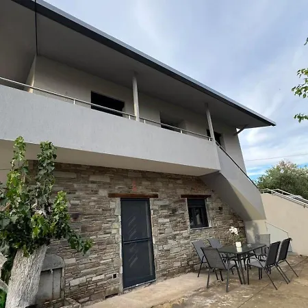 George - Matas House *